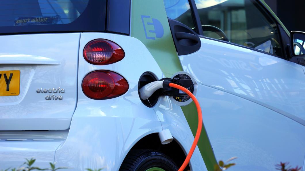 Foto door Mike via Pexels alternative-auto-automobile-battery-110844.jpg