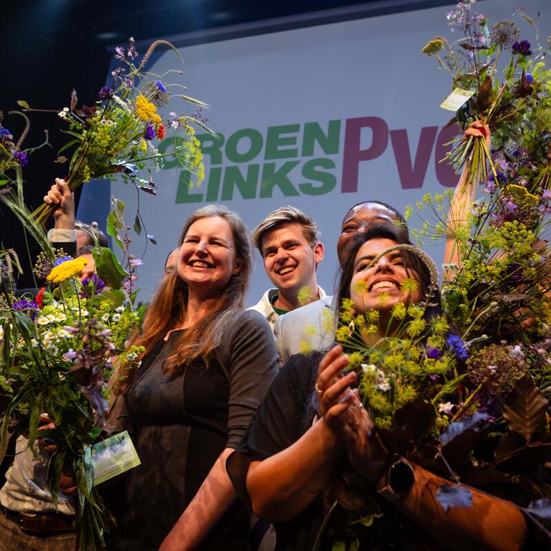 Catarina Vieira, Lara Sibbing, Elmar Smid en Kenville Kleinmoedig bij de uitslagenavond Europese verkiezingen